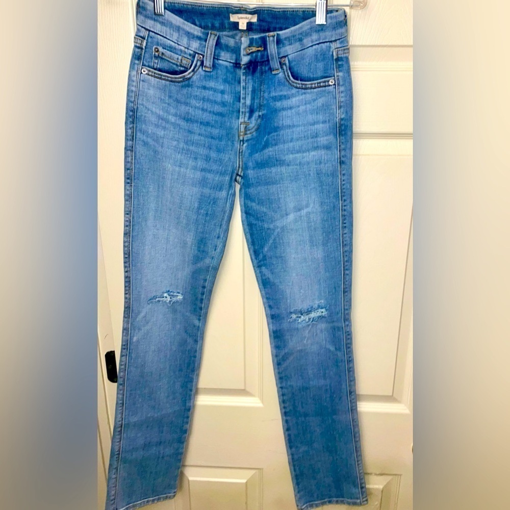 New with tags splendid 26 mid rise, straight jeans
MSRP $ 124 tag